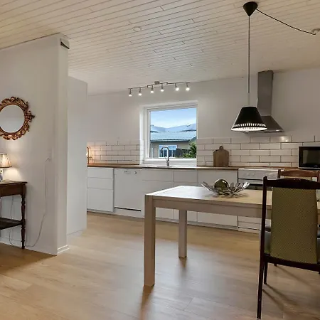 Сasa de vacaciones Familievenligt Med Stor Have Og Beliggenhed I Sj1035 *